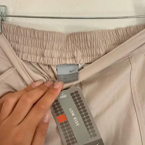 Nike NWT Deadstock Y2K  Beige Capris