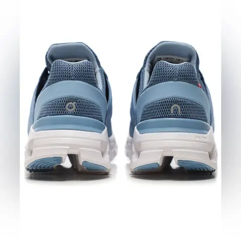 on cloud On Running Cloudswift with Helion Ladie's/Girl's Running Shoe Sky/Lake, 7/38