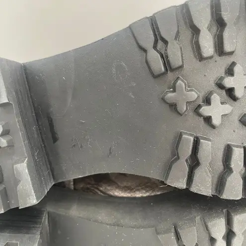 LINEA PAOLO Tate Boots Size 8.5 Metallic Camo Silver Lug Sole Black Stretch NEW