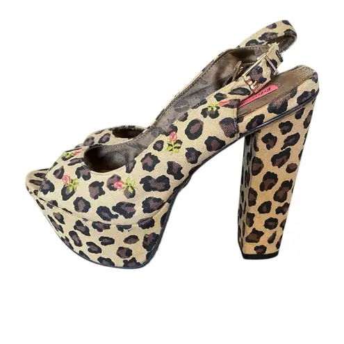 Betsey Johnson  Mystify Leopard Embroidered Sling Back Platform Heels size 8 Tan