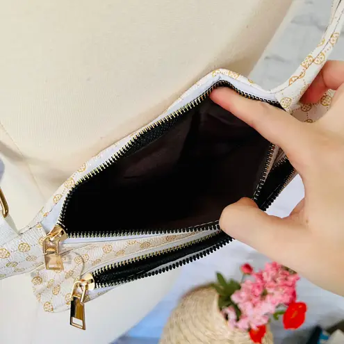 Boutique NEW ‘Kaz’ Triangle Crossbody