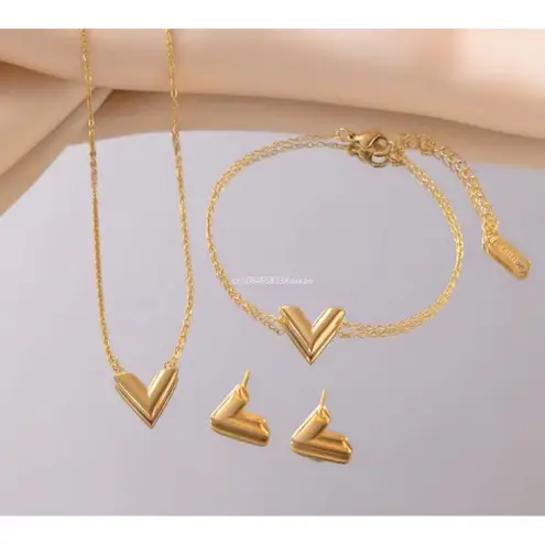 Boutique Dainty Yellow Gold Filled V-Shape Bracelet, 7-9”