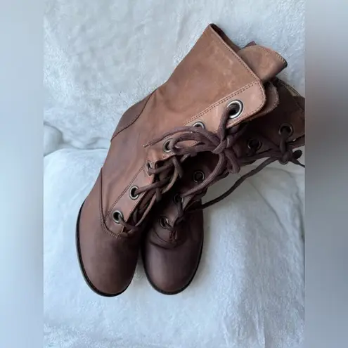 Brown leather (or similar material) lace