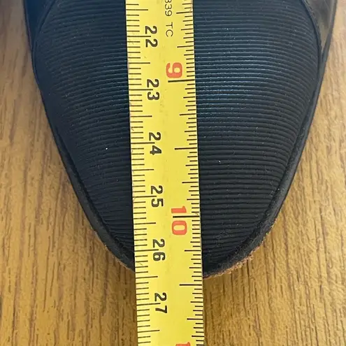 Salvatore Ferragamo Ferragamo black pumps Sz 8 very good condition Made in Italy