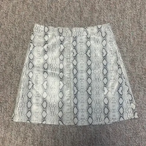 Princess Polly  white snakeskin faux leather mini skirt size 0