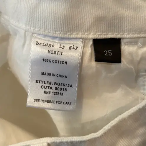 Bridge by GLY  White Distress Mom Jeans Size 25