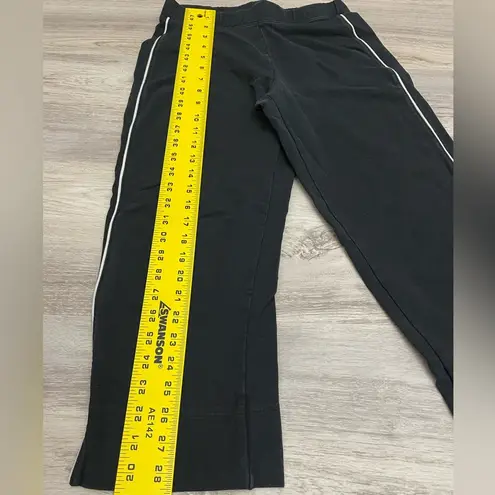 Bold Spirit Black w/White Stripe Pull On Elastic Waist Capri Leggings Size Small