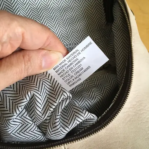 NWOT Quilt Design Crossbody Bag, Cream with Black, White Abstract Print Interior