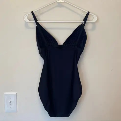 Gottex Textured Triangle Bra One Piece Swimsuit Adjustable Straps Black Sz 8 Med