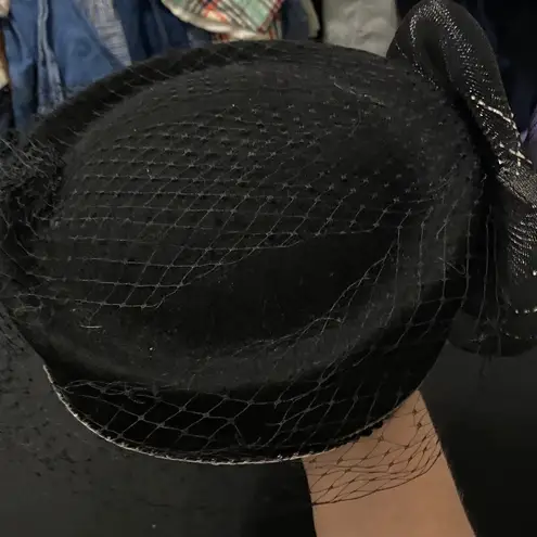 Elegant Black Fascinator with Veil Bow accent silver trim no brand clean