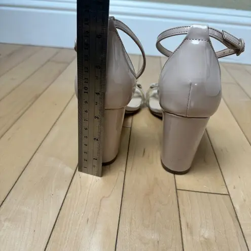 Unisa Nude Neutral Chain Link Detail Heels Sandals Size 9.5 Patent