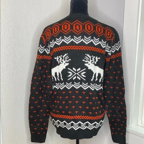 V28 Merry Christmas Reindeer + Snowflakes Knit Sweater