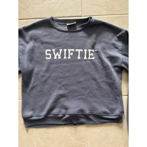 Taylor Swift Swiftie Sweatshirt Womens Medium Blue Eras Tour Soft Cozy