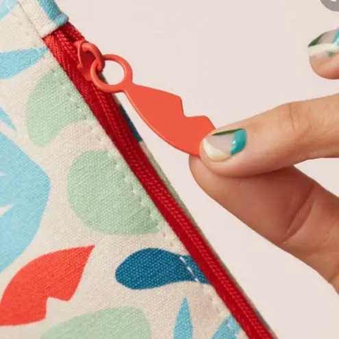 Ipsy FORCE OF NATURE GLAM CLUTCH BAG