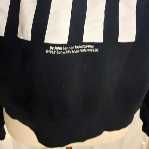 Beatles “All You Need is Love” Graphic Sweatshirt Black Cropped Pullover Medium Red