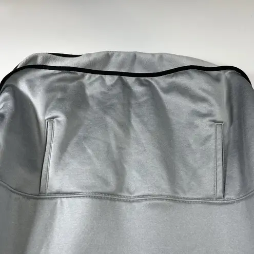 The North Face  Women’s Gray Poncho Medium‎ cowl neck Outdoors hiking camping