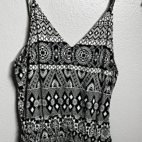 Divided By H&M Women Black/white Romper Shorts Size 2.‎ Black