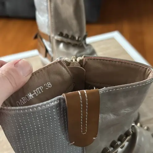 Spring Step Patrizia boots size 8 NEW Stylish leather studded Tan Silver Boots