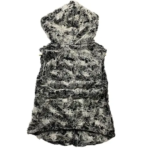 True Grit NWOT Dylan by  Faux Fur Sleeveless Hooded Vest