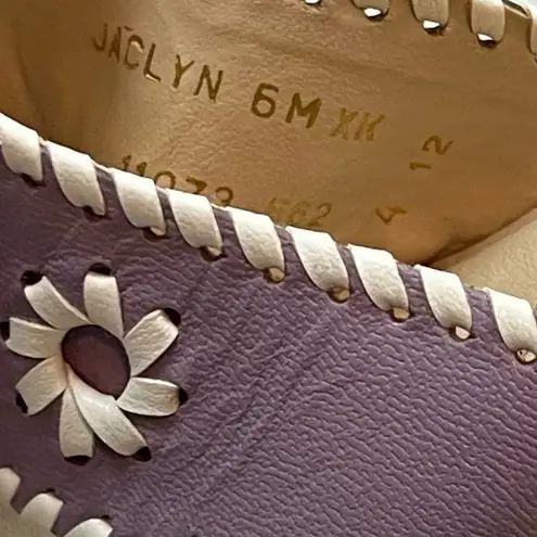 Apostrophe Jaclyn Leather Thong Whipstitch Kitten Heel Sandals Purple White 6