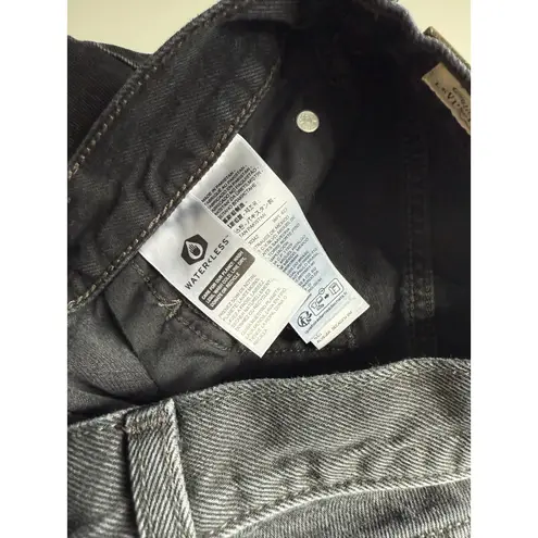 $70 New Levi’s 80s Mom Rolled Cuff Shorts