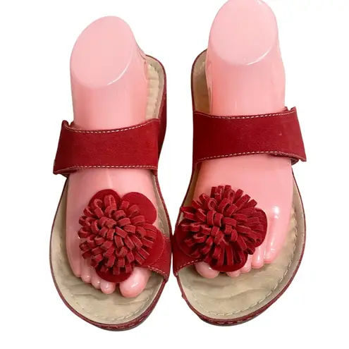 David Tate Red Suede Flower Accent Adjustable Strap Wedge Sandals 8W EUC spring Size 8
