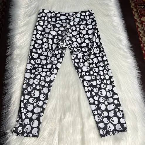 Onzie Skull Print Capri Leggings