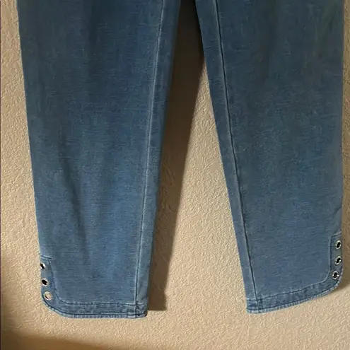Blue Jeanns, Straight Leg Jeans with Classic Denim Style Size 4