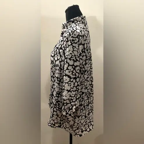 Fortune + Ivy - Chic Monochrome Floral Women's Blouse Size XL