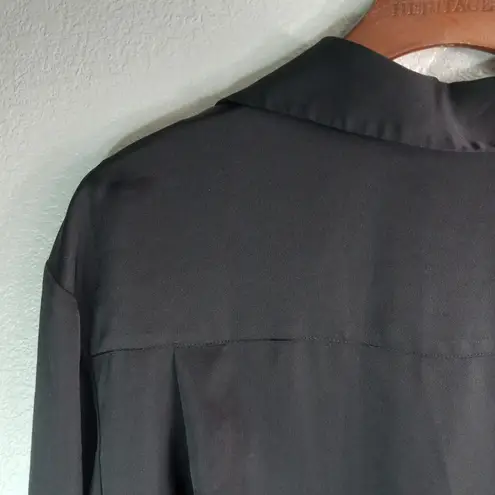 Apparis S Collared Button