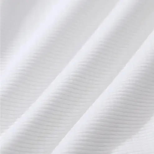 Berlook White Textured Plunge One