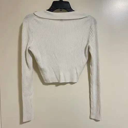 Divided by H&M Women’s White Knit Collared Long Sleeve Crop Top Size S (Used)