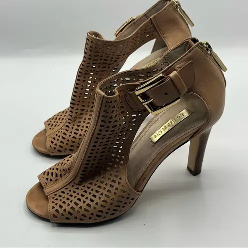 Louise et Cie Olivia Sz 5.5 Perforated Open Toe Heels Tan Sandals