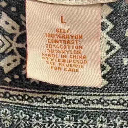 Flying Tomato Flying tomatoes romper bell sleeves paisley print‎ boho elastic waist. Large