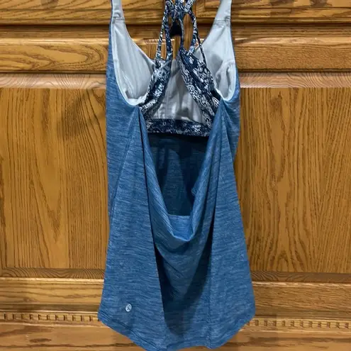 Lululemon  tank with built in bra size 6, excellent condition