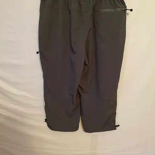 Baleaf Women’s  Cropped Lightweight Hiking Pants Size Large Gray