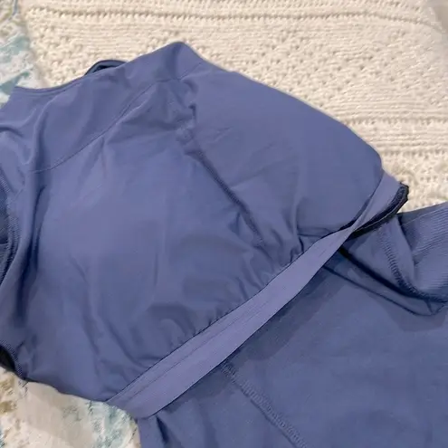 None Women's athletic ribbed Blue Long Sleeve Top padded size small