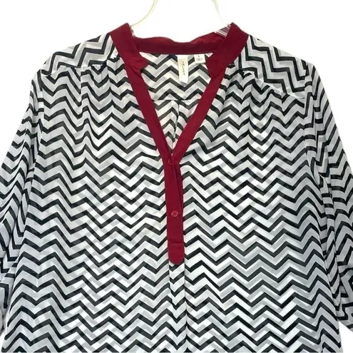 Tacera Tunic Blouse black white red chevron printed design polyester Size Large