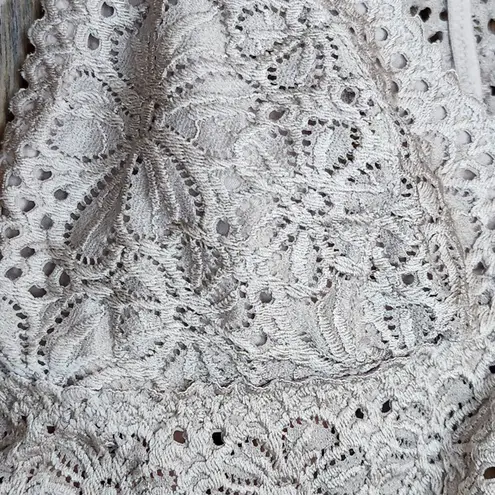 Aerie  Woman’s Beige Lace Casual Chic Bralette Bra Size Medium