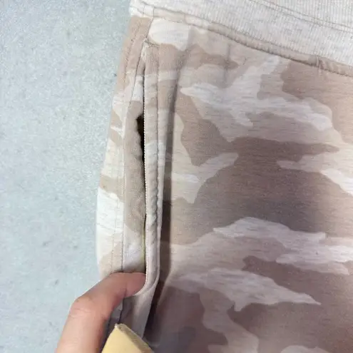 Athleta  Balance Printed Jogger in Light Oatmeal Camo size XXS - Image 7