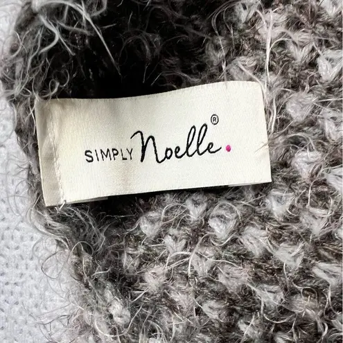 Simply Noelle  Grey & White Soft Popcorn Knitted Pom Pom Poncho One Size EUC