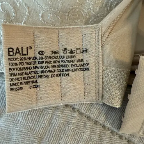 NWT Bali Women's 42D Comfort Revolution Wireless Tshirt Bra Beige Smooth Wicking Size undefined