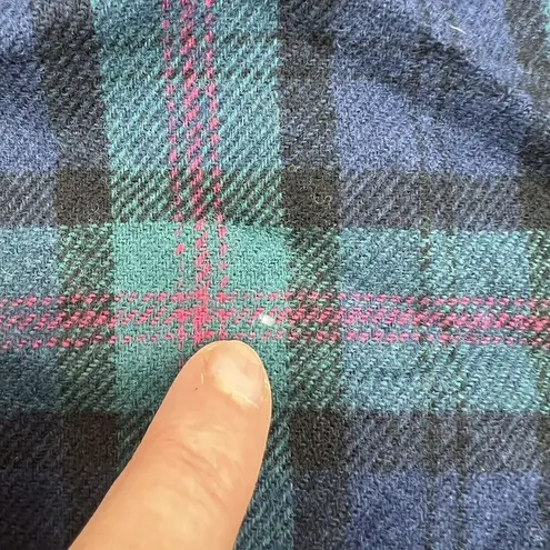 Pendleton VTG Plaid Virgin Wool Scarf Green Black Official Tartan Fringe FLAWS