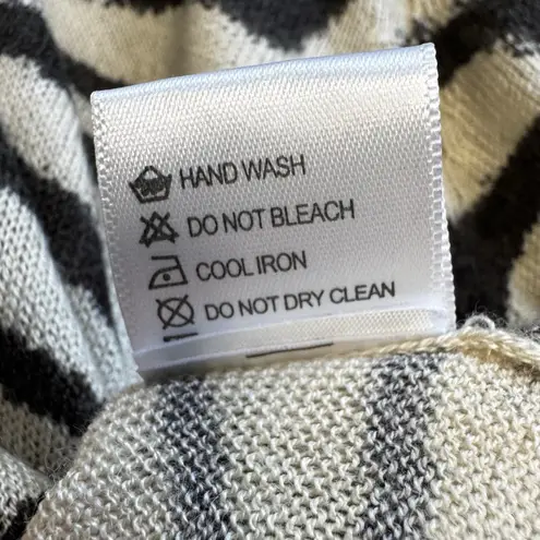 Olivaceous Crew Neck Lightweight  Zebra Print Sweater Sz S Side Zippers