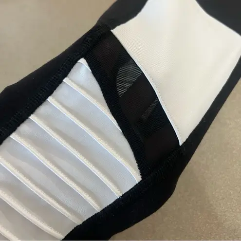 Alo Yoga Black and White Alo Leggings