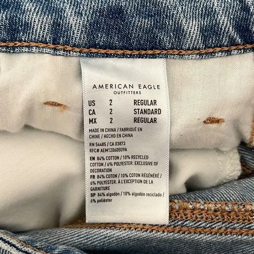 American Eagle  Womens Mom Straight Jeans Distressed Light Wash Blue Size 2 Reg