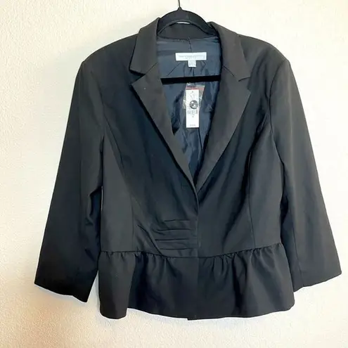 New York & Co. NWT NY&Co black button front blazer