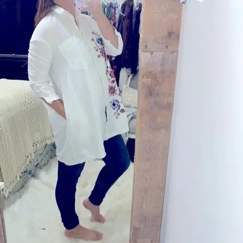 Stradivarius Stradivairus white and floral tunic top size small