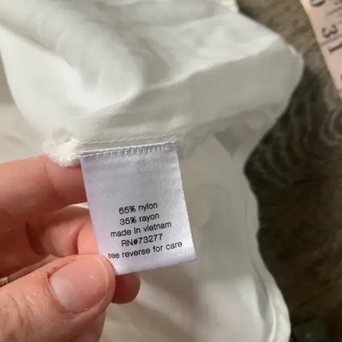 Elizabeth and James White Long Sleeve Button Up Shirt XS