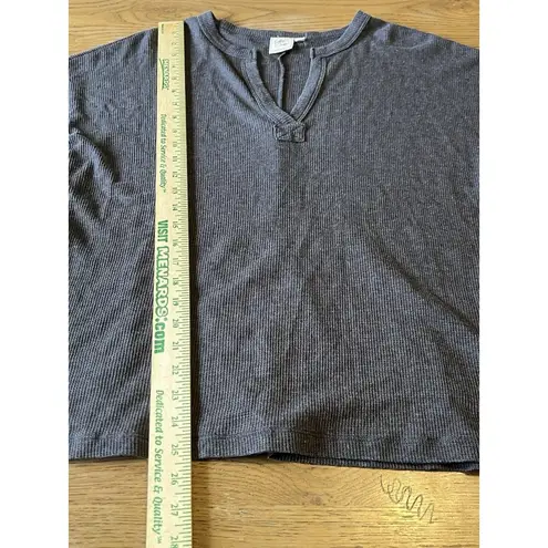 White Crow Shirt Women Size Small Ribbed Knit Short Sleeve V Neck Preppy Modern